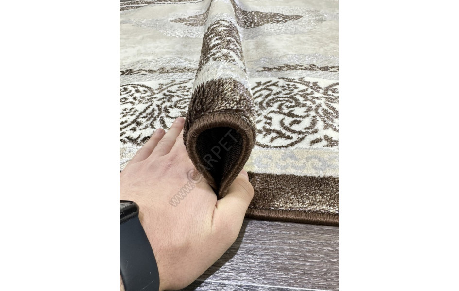 Q009A_BROWN FDY CREAM SHRINK